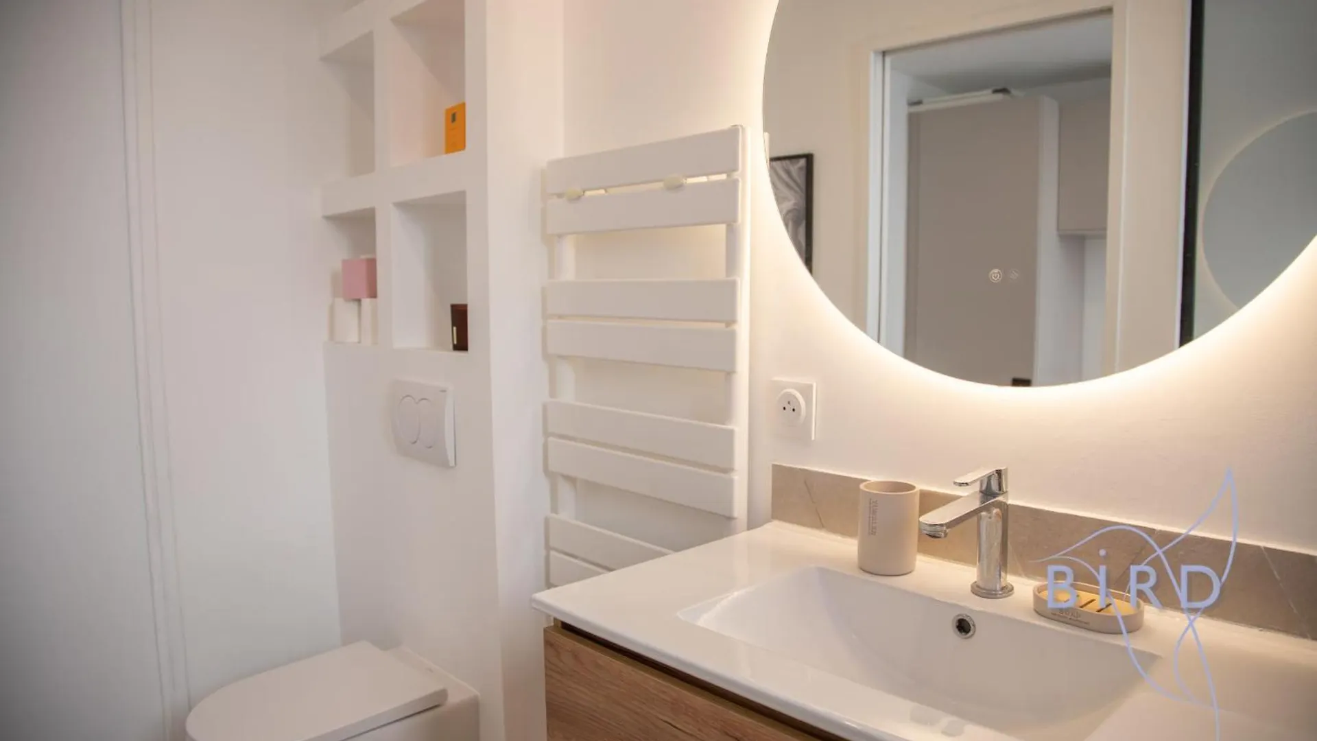 A Haven Of Peace In The City Center Cannes Apartment