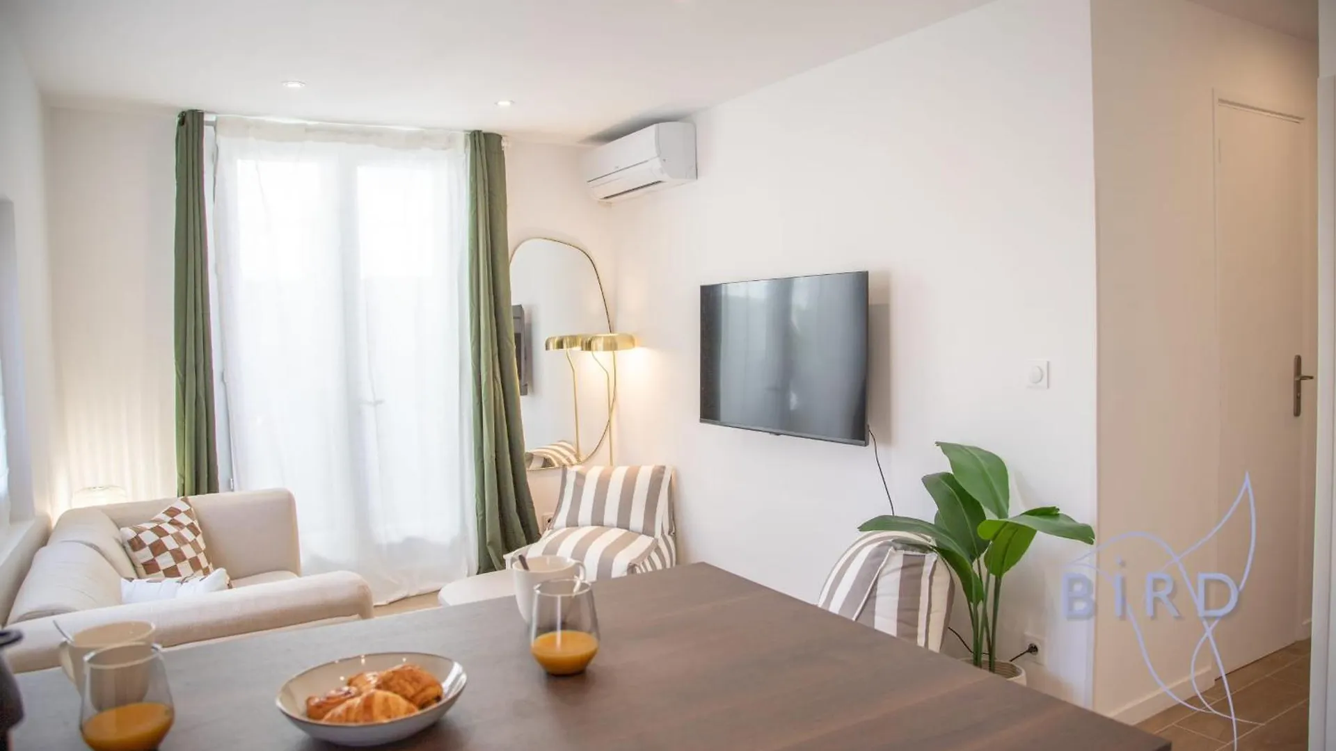 A Haven Of Peace In The City Center Cannes