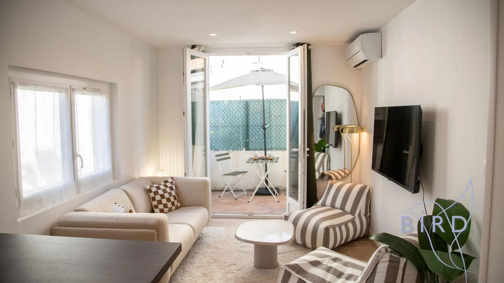 A Haven Of Peace In The City Center Cannes